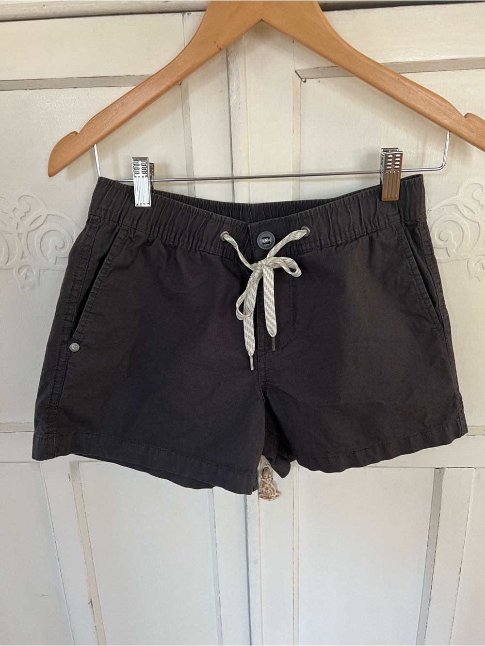 Vuori Women's Organic Cotton Ripstop Short Charcoal Gray Size : XS